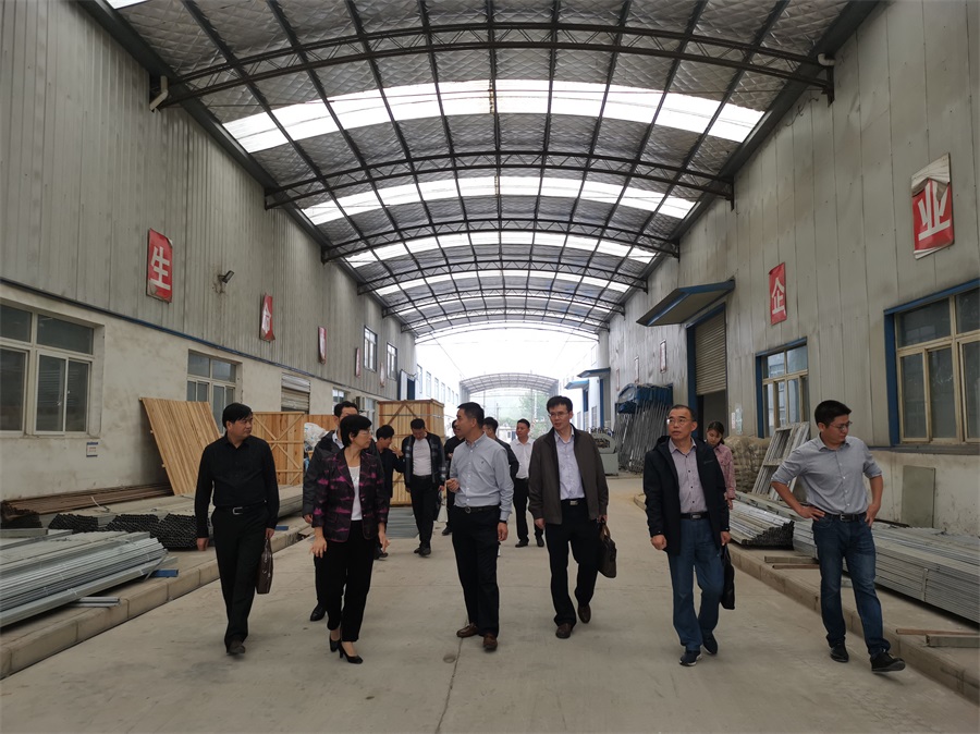 市政協領導到湖北弘山塑業(yè)有限公司視察調研